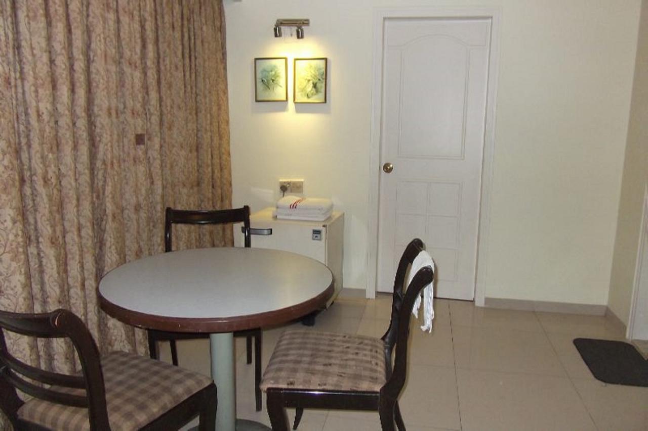 Hotel Bluehill Bhavnagar Εξωτερικό φωτογραφία