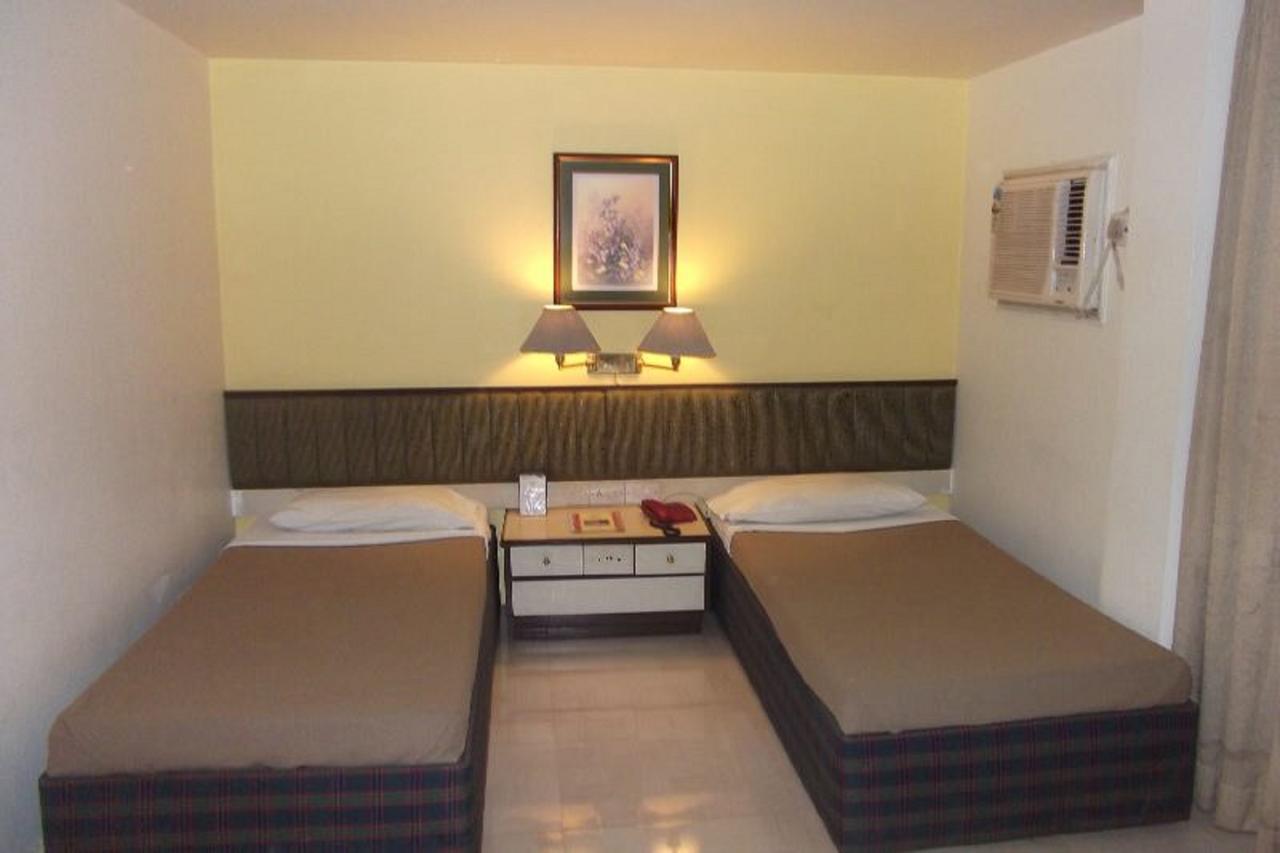 Hotel Bluehill Bhavnagar Εξωτερικό φωτογραφία