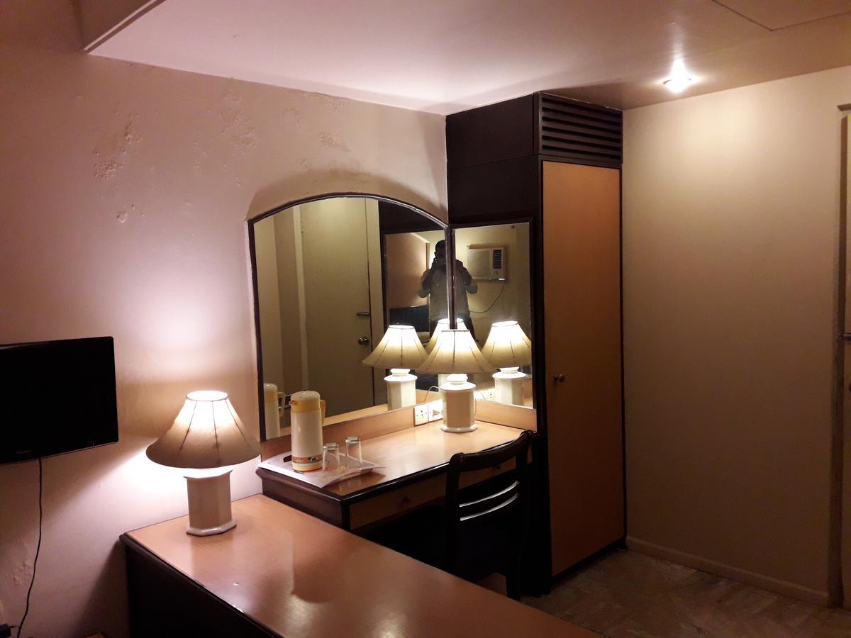 Hotel Bluehill Bhavnagar Εξωτερικό φωτογραφία