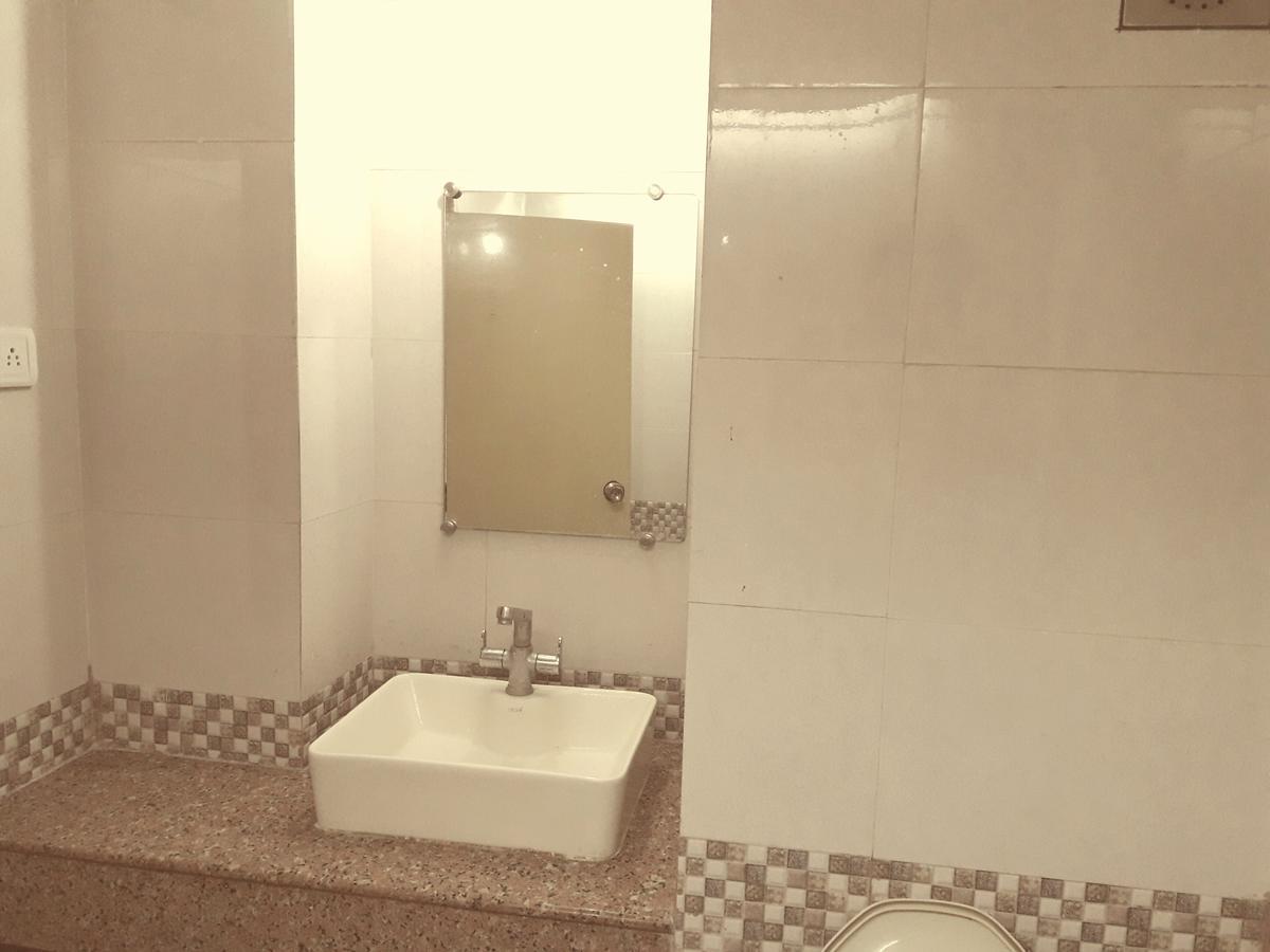 Hotel Bluehill Bhavnagar Εξωτερικό φωτογραφία